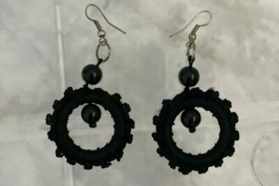 Sinfonia in Nero: Orecchini Artigianali dall’Eleganza Sofisticata